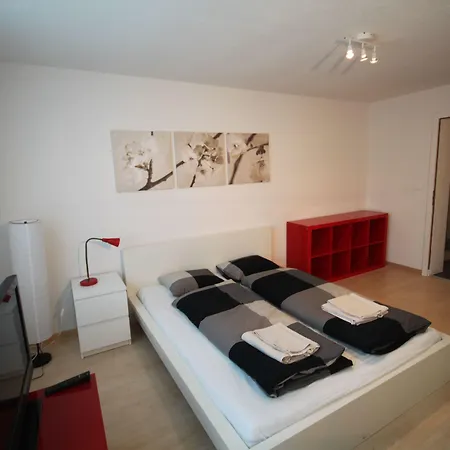 Hitrental Letzigrund - *
