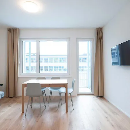 Апартаменти Hitrental Letzigrund -