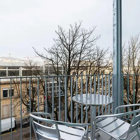 Hitrental Letzigrund - *